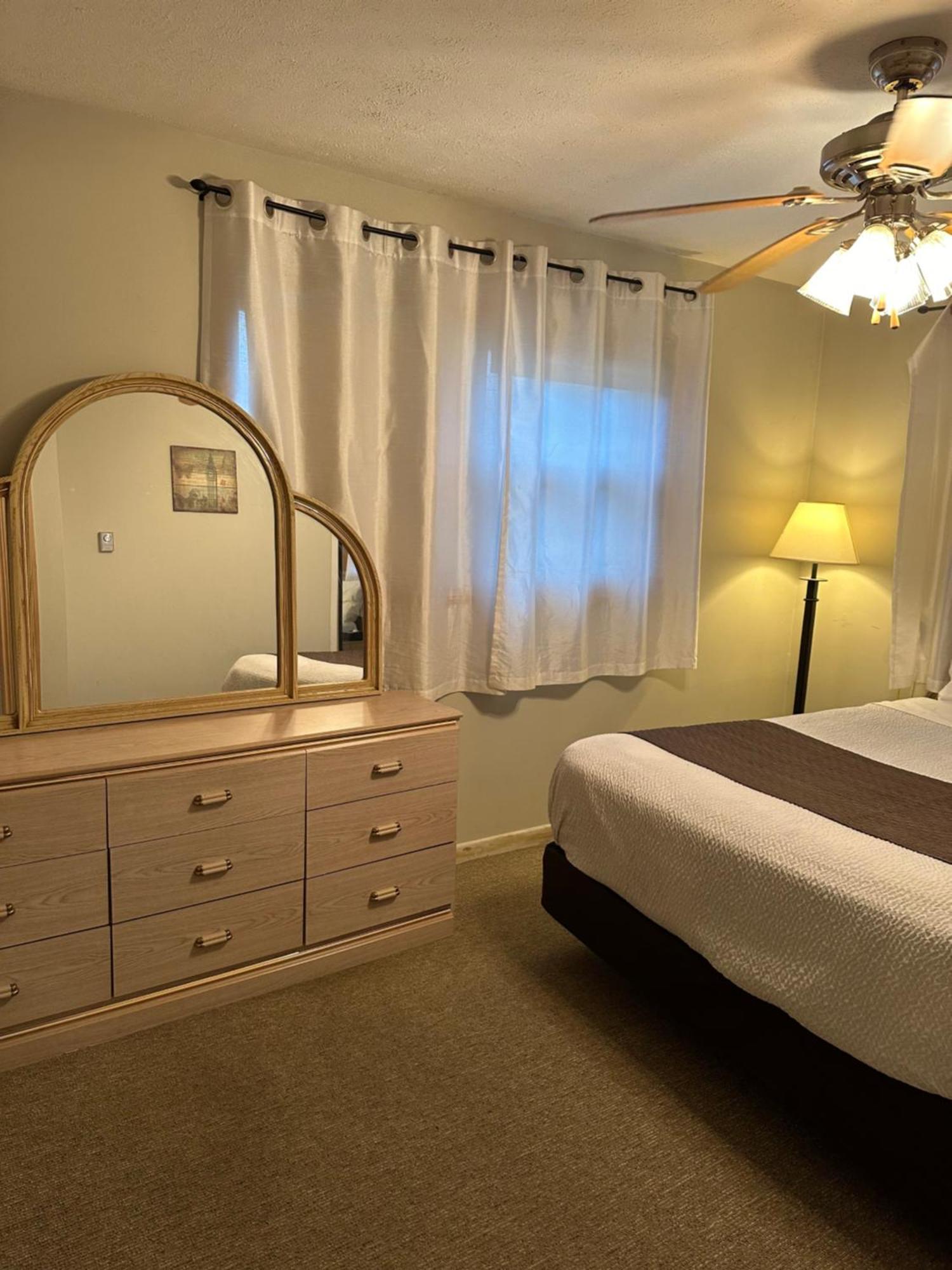 Lakeview Motel & Cottage Кинкардин Екстериор снимка