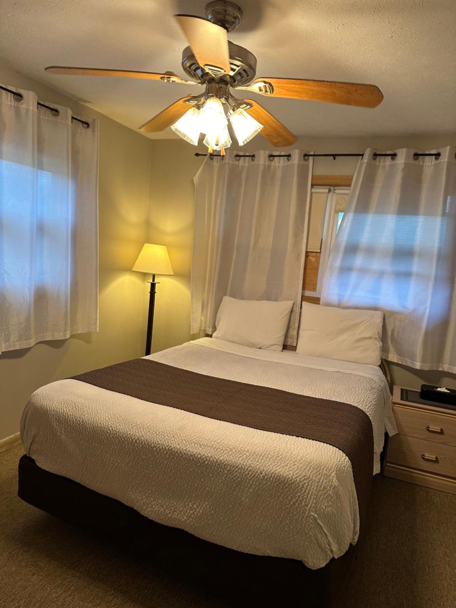 Lakeview Motel & Cottage Кинкардин Екстериор снимка