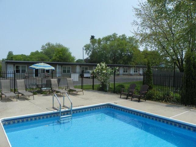 Lakeview Motel & Cottage Кинкардин Екстериор снимка